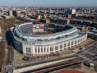Estadio de los Yankees en el Tour alt="Explora el Yankee stadium y sus alrededores en nuestra Excursion de Contrastes de Nueva York"
